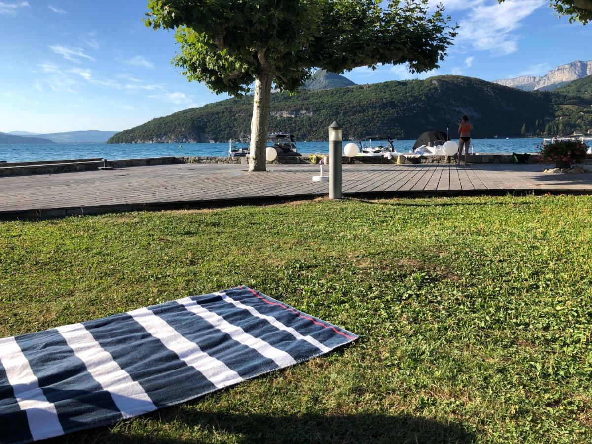 Logement Atypique Avec Vue Unique Panoramique Sur Le Lac D'Annecy, Dans Une Residence Avec Plage Et Ponton Privee Sur La Commune De ดูแอ็งต์ ภายนอก รูปภาพ