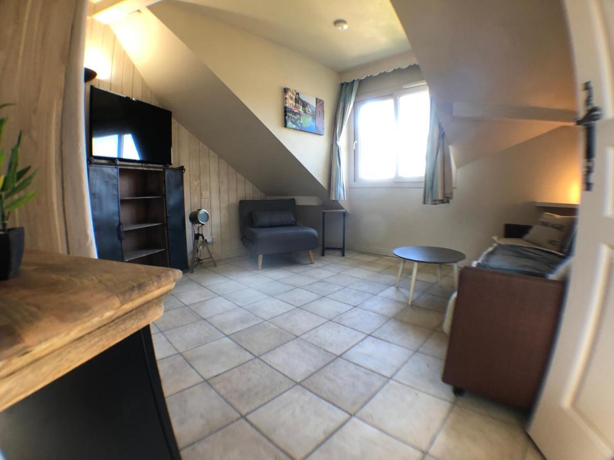 Logement Atypique Avec Vue Unique Panoramique Sur Le Lac D'Annecy, Dans Une Residence Avec Plage Et Ponton Privee Sur La Commune De ดูแอ็งต์ ภายนอก รูปภาพ