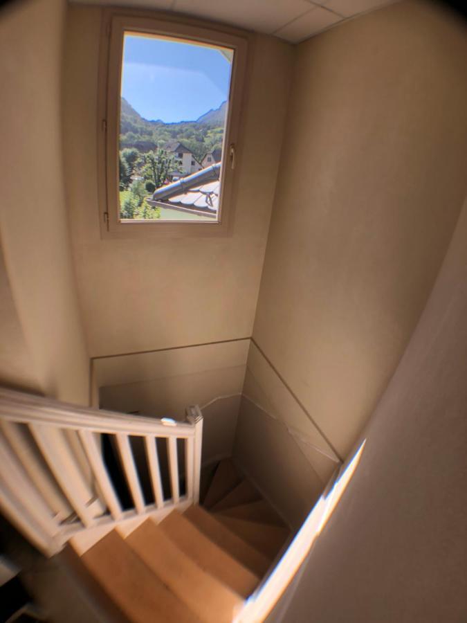 Logement Atypique Avec Vue Unique Panoramique Sur Le Lac D'Annecy, Dans Une Residence Avec Plage Et Ponton Privee Sur La Commune De ดูแอ็งต์ ภายนอก รูปภาพ